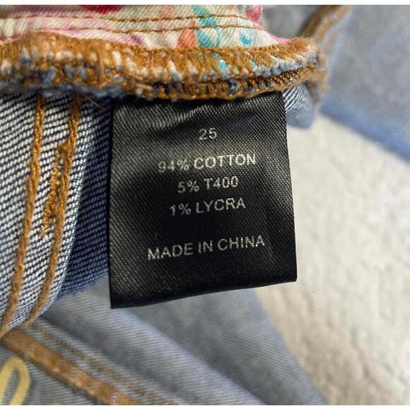 Johnny Was Jeans “The Cropped Baby Boot” Sz 25 Midrise Embroidered Floral - Picture 8 of 8